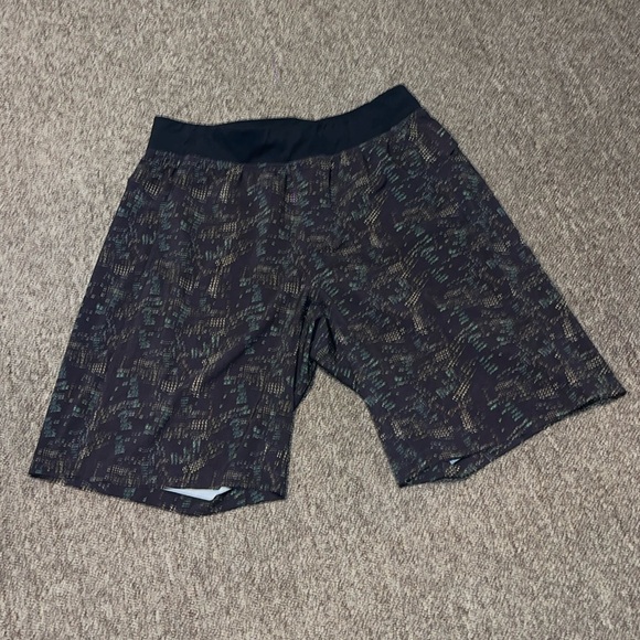 Lululemon men’s shorts size L